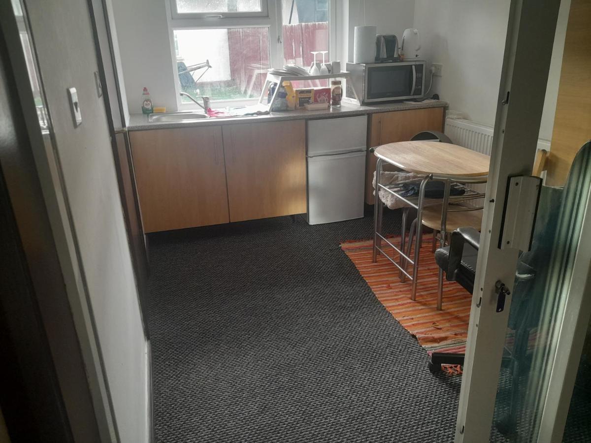Apartamento Lovely 1-Bed Studio In Londres Exterior foto